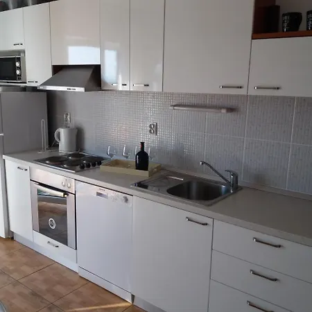 Jana Apartment *